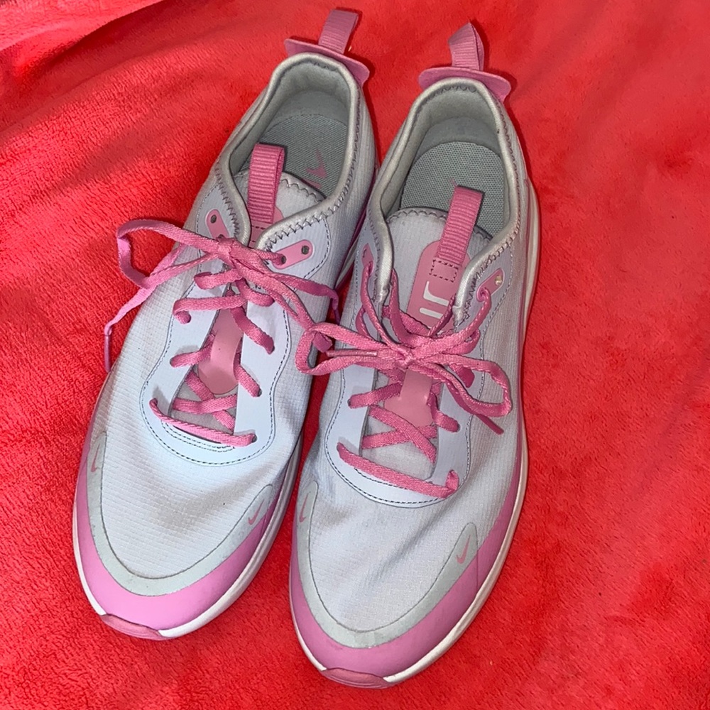 Nike Women's Sneakers in Pink and Gray